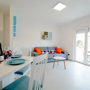  Apartment La Piazza